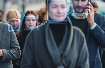 Künstliche Intelligenz-Gesetz verbietet Gesichtserkennung (Foto: AdobeStock - Gorodenkoff 594956311)
