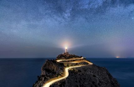 Generative Chatbots verändern Suchverhalten radikal jetzt auf GEO (Foto: AdobeStock - Donald - 514307385)